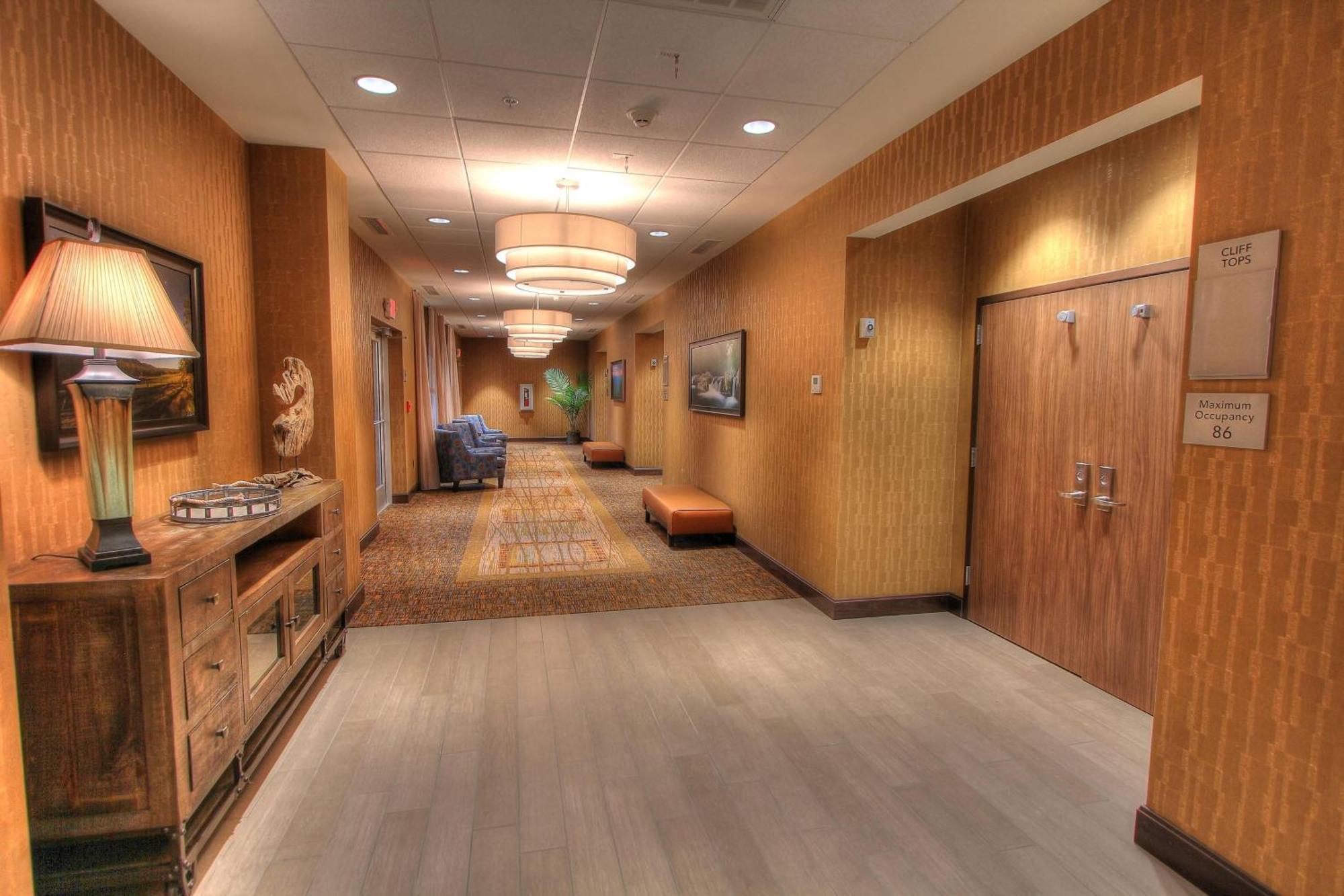 Courtyard By Marriott Gatlinburg Downtown Hotel Bagian luar foto
