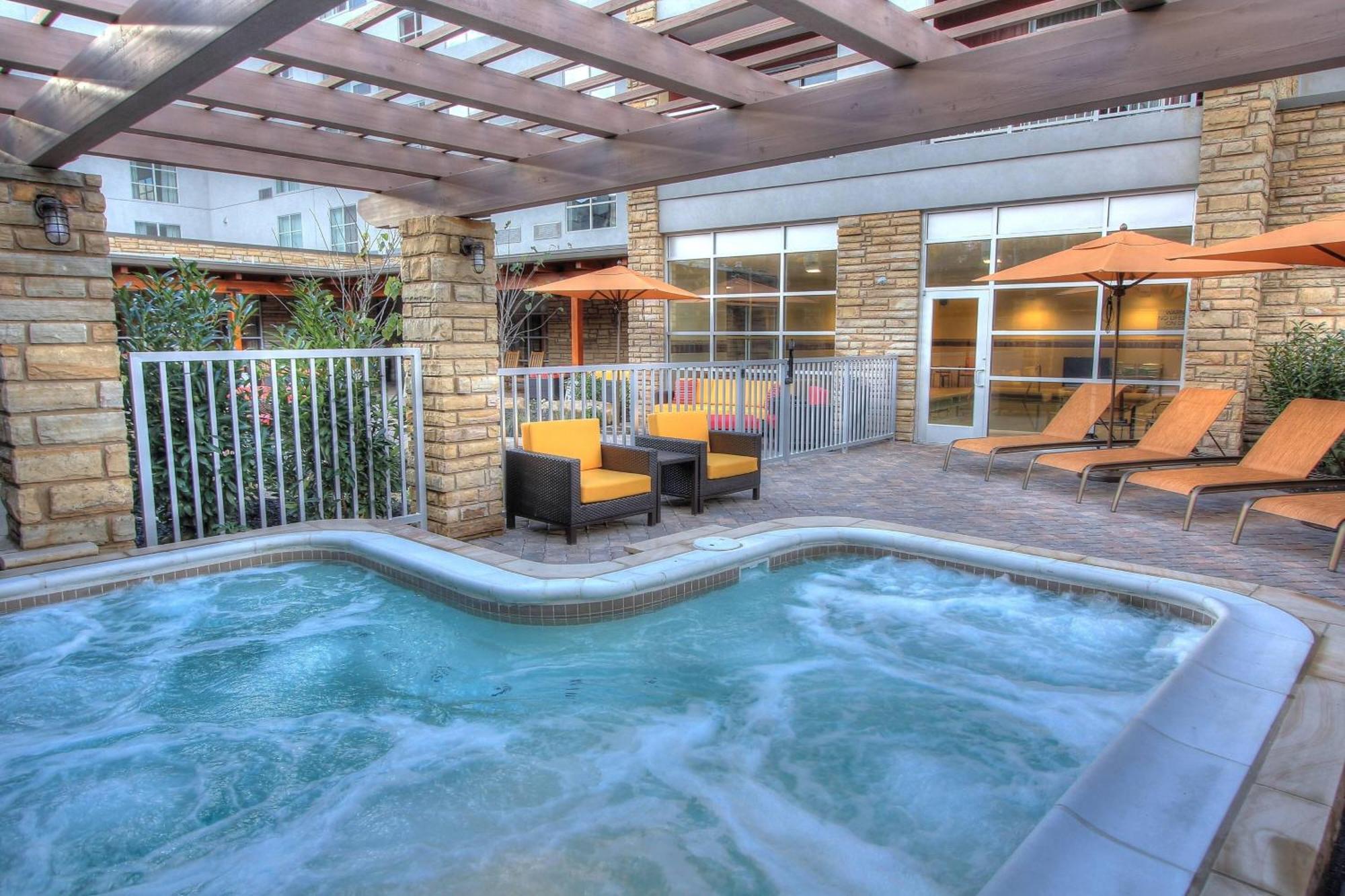 Courtyard By Marriott Gatlinburg Downtown Hotel Bagian luar foto