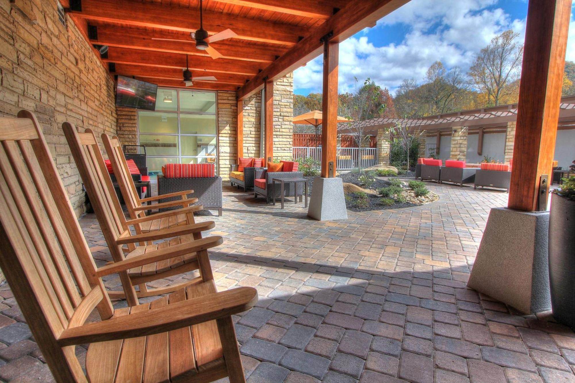 Courtyard By Marriott Gatlinburg Downtown Hotel Bagian luar foto