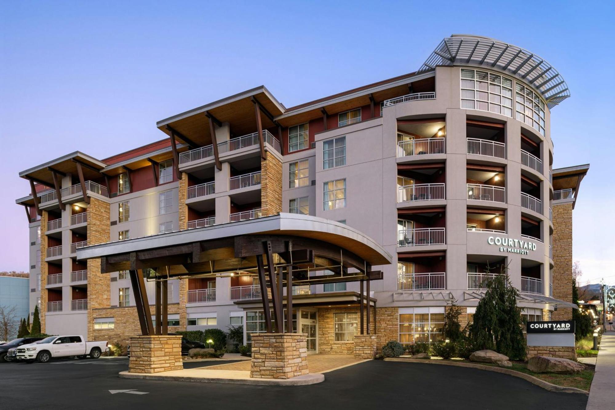Courtyard By Marriott Gatlinburg Downtown Hotel Bagian luar foto