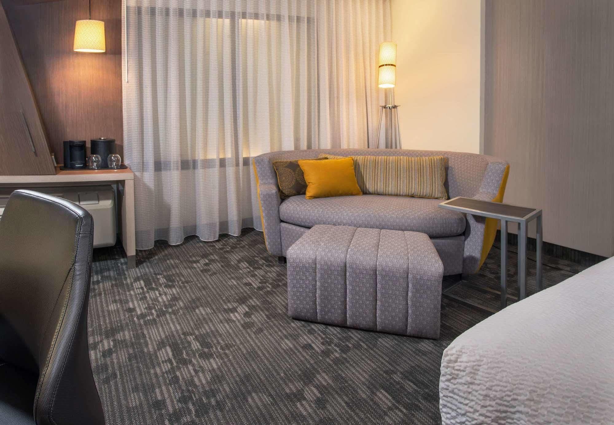 Courtyard By Marriott Gatlinburg Downtown Hotel Bagian luar foto